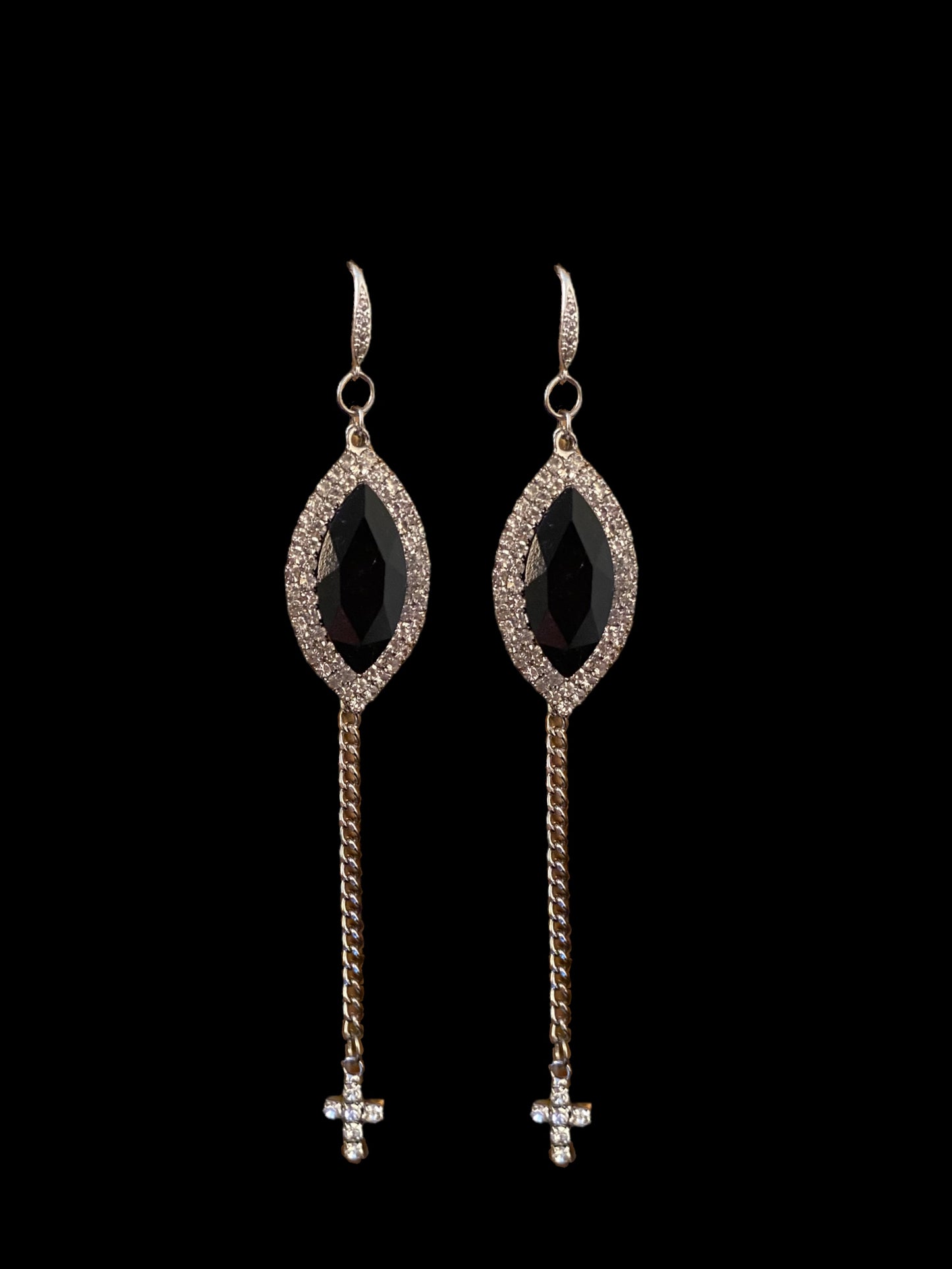 Boucles d'oreilles en pierres précieuses noires